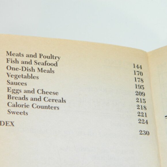 The Bay 1995 Vintage 325 Delicious Barbecue & Microwave Cookbook 225 Recipies - Picture 7 of 8